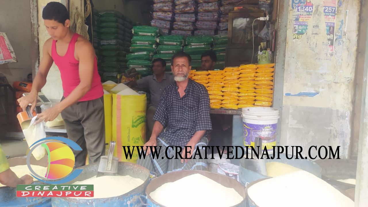 হিলি স্থলবন্দর দিয়ে রেকর্ড পরিমাণ চাল আমদানি হওয়ায় কমেছে চালের দাম