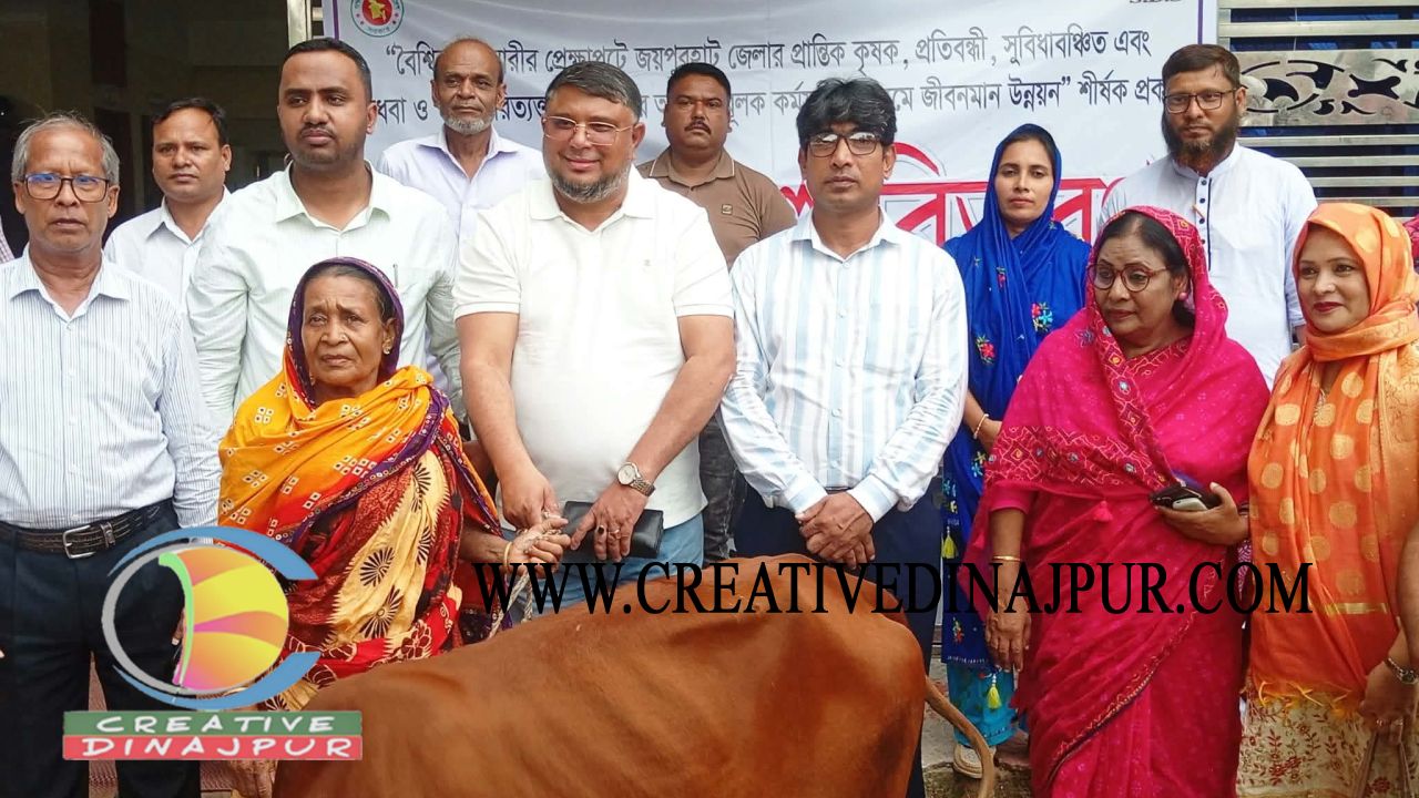পাঁচবিবিতে গরু বিতরণ করলেন এসডিএস 
