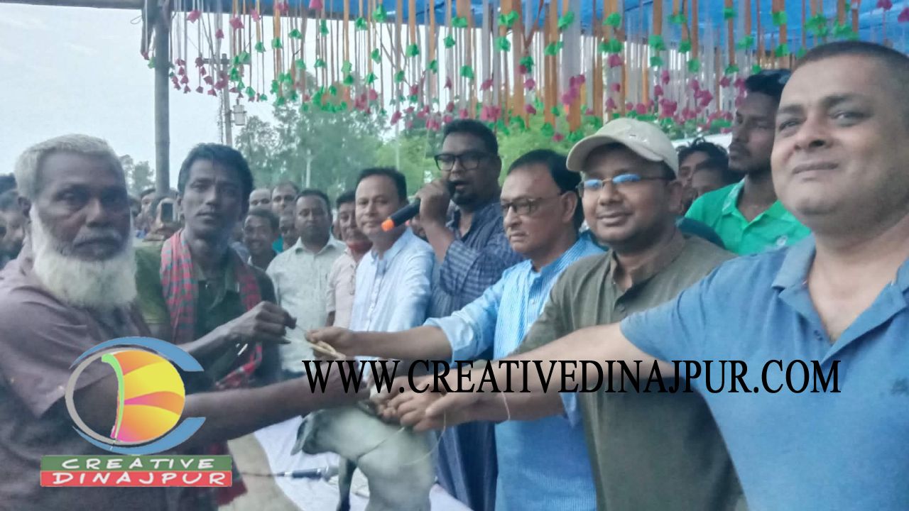 বীরগঞ্জে ঐতিহ্যের তন্ত্র-মন্ত্রের পাতা খেলা দেখতে বিনোদন প্রেমীদের ঢল