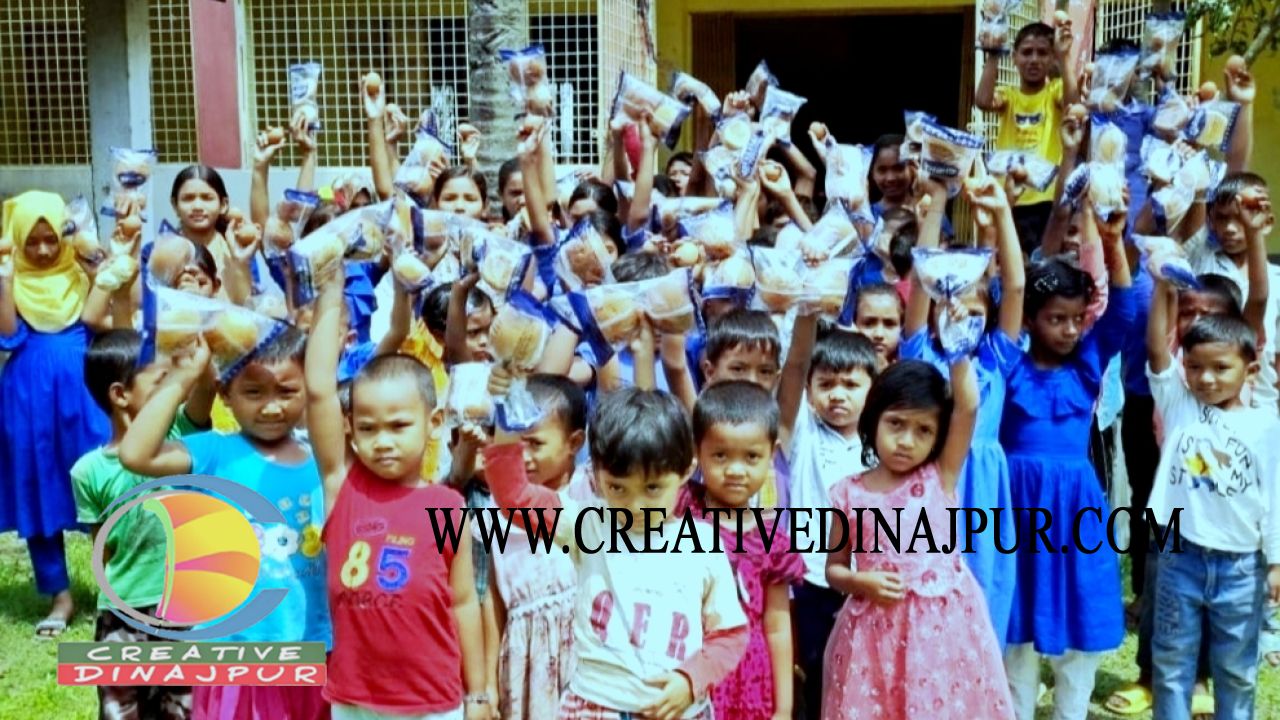কাহারোলে কোমলমতি শিক্ষার্থীদের মাঝে সাড়া জাগিয়েছে স্কুল ফিডিং কর্মসূচি,বেড়েছে উপস্থিতি