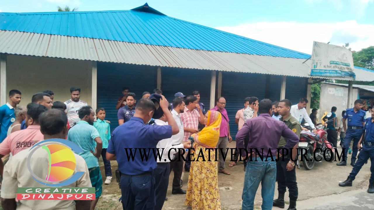 অতিরিক্ত সার মজুতের অভিযোগে খানসামায় বিএডিসি ডিলারের বিরুদ্ধে মামলা, জব্দ ৯২০ বস্তা সার