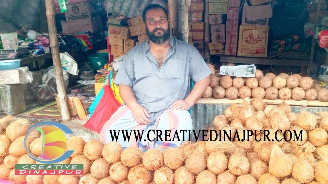 পাঁচবিবিতে পূজার নারিকেল-গুড় কেনার ধুম