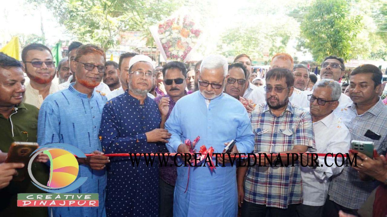 বীরগঞ্জ সরকারি কলেজের নবনির্মিত প্রধান ফটকের উদ্বোধন