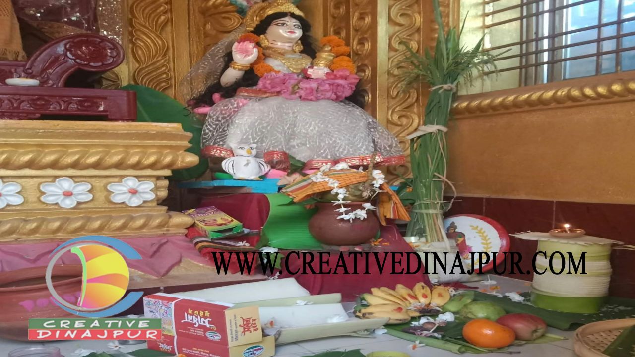 বীরগঞ্জে হিন্দু সম্প্রদায়ে ঘরে ঘরে লক্ষ্মীপূজা অনুষ্ঠিত