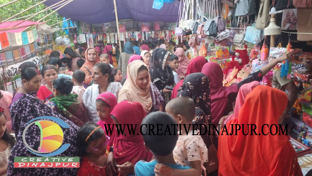 ফুলবাড়ীতে সাত দশকের ঐতিহ্য, বউ মেলায় নারীদের একচ্ছত্র অধিকার